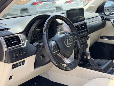 Used 2023 Lexus GX 460 Premium w/ Accessory Package AWD/4WD image 11