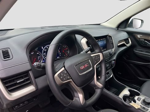 Used 2024 GMC Terrain Denali w/ Denali Premium Package image 9