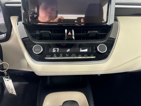 Used 2024 Toyota Corolla LE image 23