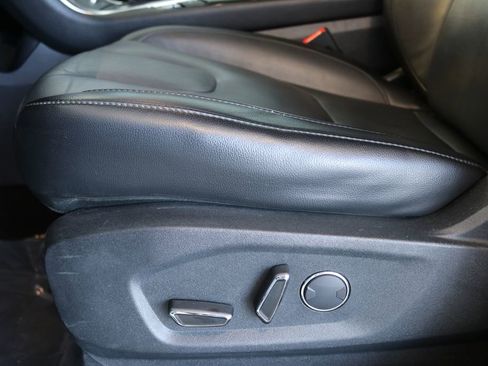 Used 2017 Ford Edge Titanium image 16