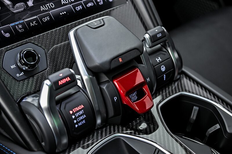 Used 2022 Lamborghini Urus AWD/4WD image 49