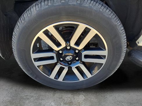 Used 2014 Toyota 4Runner SR5 AWD/4WD image 19
