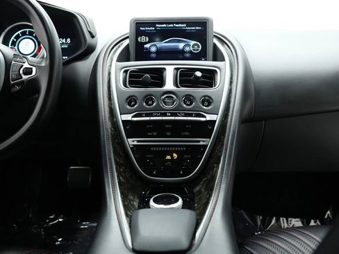 Used 2018 Aston Martin DB11 Coupe image 71