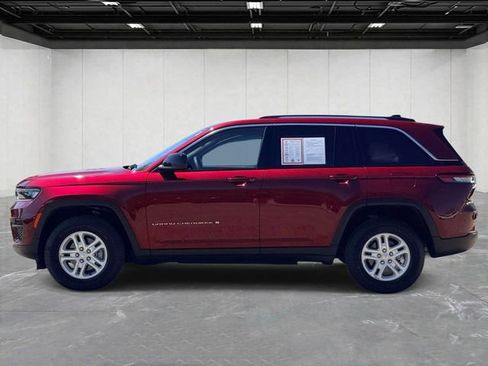 Certified 2023 Jeep Grand Cherokee Laredo w/ Luxury Tech Group I AWD/4WD image 8