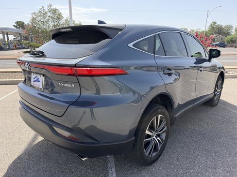 Used 2021 Toyota Venza LE w/ Carpet Mat Package (TMS) AWD/4WD image 5