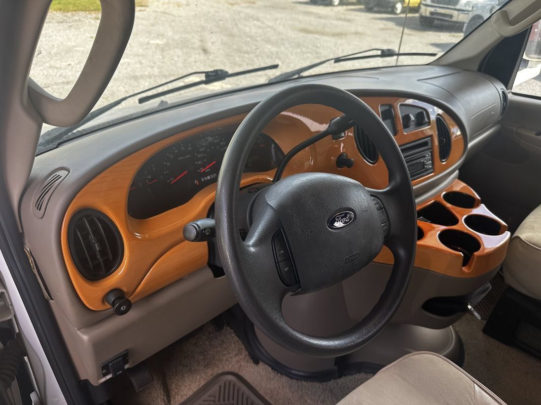 Used 2006 Ford E-450 and Econoline 450 RWD image 14