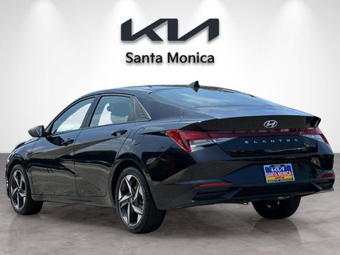 Used 2023 Hyundai Elantra SEL w/ Convenience Package FWD image 4