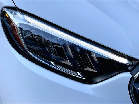 Used 2025 Mercedes-Benz GLC 350e 4MATIC image 28