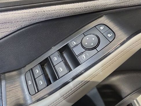 Used 2023 Nissan Rogue SV AWD/4WD image 15