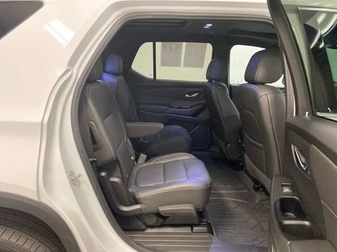 Used 2023 Chevrolet Traverse LT w/ LT Premium Package AWD/4WD image 26