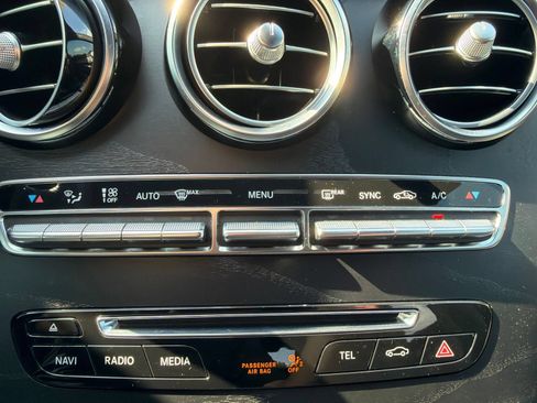 Used 2019 Mercedes-Benz GLC 300 4MATIC Coupe image 21