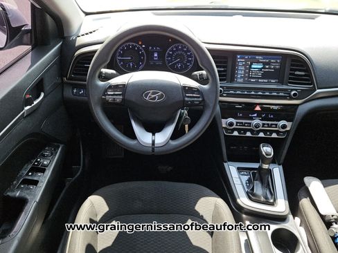 Used 2020 Hyundai Elantra SEL w/ Cargo Package (C1) FWD image 5