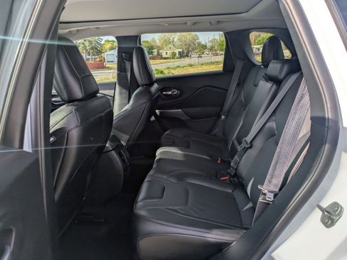 Used 2022 Jeep Cherokee Limited AWD/4WD image 24