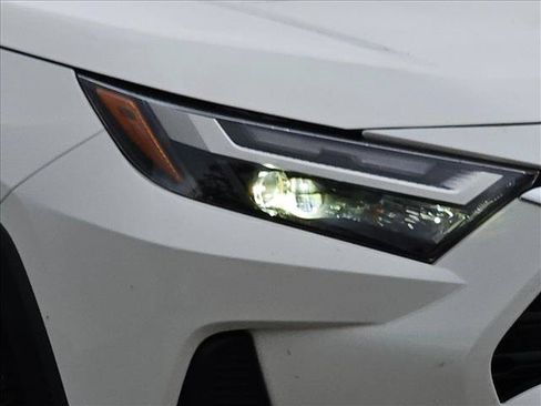 Used 2022 Toyota RAV4 XLE FWD image 5