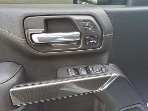 Used 2021 GMC Sierra 2500 AT4 w/ AT4 Premium Plus Package image 12