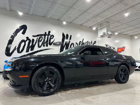 Used 2020 Dodge Challenger SXT RWD image 17