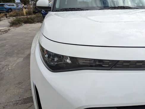 Certified 2025 Kia Soul LX image 11