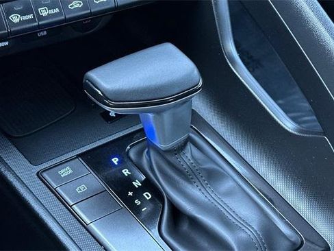 Certified 2025 Hyundai Elantra Sport image 21