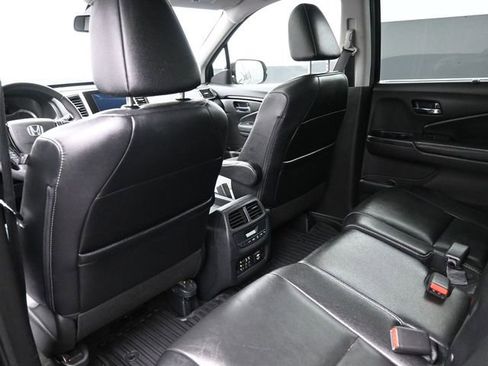 Used 2016 Honda Pilot Touring image 23
