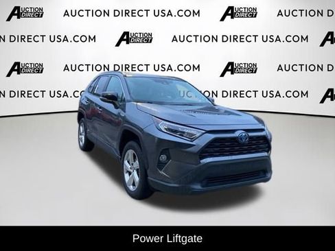 Used 2021 Toyota RAV4 XLE Premium image 3