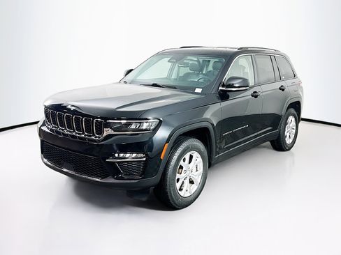 Used 2023 Jeep Grand Cherokee Limited w/ Trailer Tow Prep Group (B) image 3