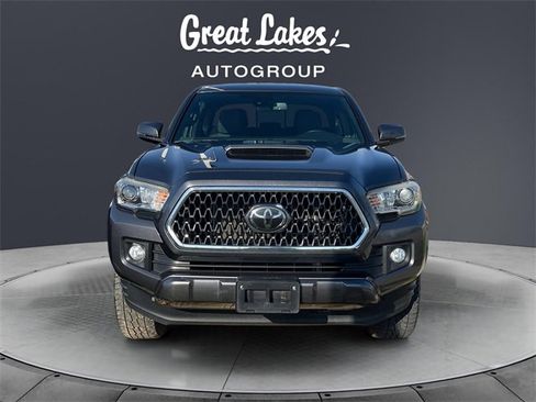 Used 2018 Toyota Tacoma TRD Sport image 8