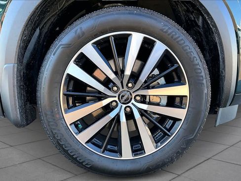 Used 2025 Nissan Pathfinder Platinum w/ Cargo Package image 10