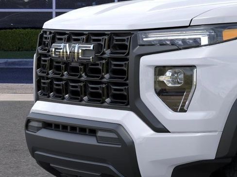 New 2026 GMC Canyon Elevation w/ LPO, Black Badging Package RWD image 13