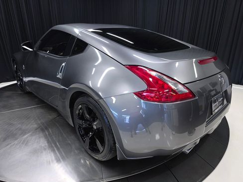 Used 2014 Nissan 370Z Coupe RWD image 37