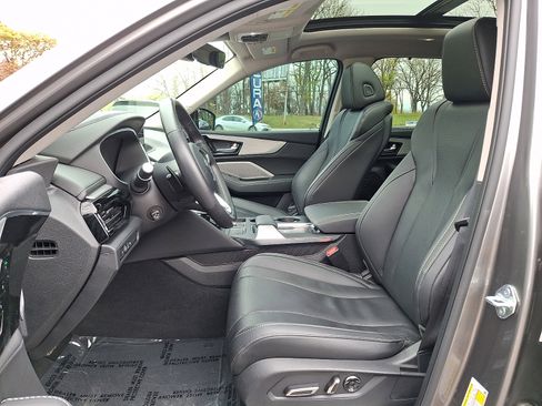 Certified 2024 Acura MDX SH-AWD w/ Technology Package image 14