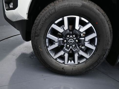 Used 2025 Nissan Frontier SL image 20