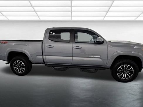 Used 2021 Toyota Tacoma TRD Sport image 11