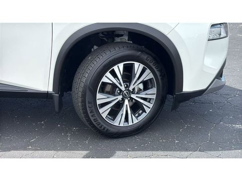 Used 2023 Nissan Rogue SV w/ SV Premium B Package AWD/4WD image 11