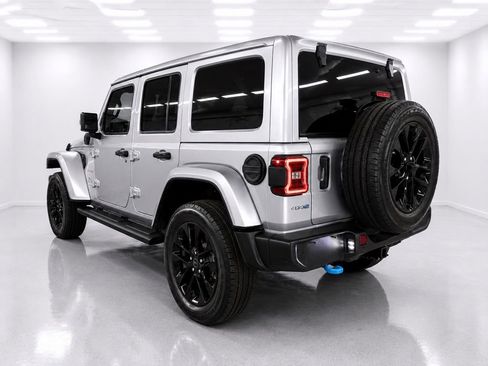 Used 2024 Jeep Wrangler Unlimited Sahara w/ Dual Top Group AWD/4WD image 5