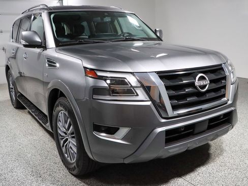 Used 2022 Nissan Armada SV w/ SV Appearance Package RWD image 5