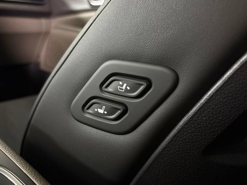 New 2026 Kia Carnival EX FWD image 35