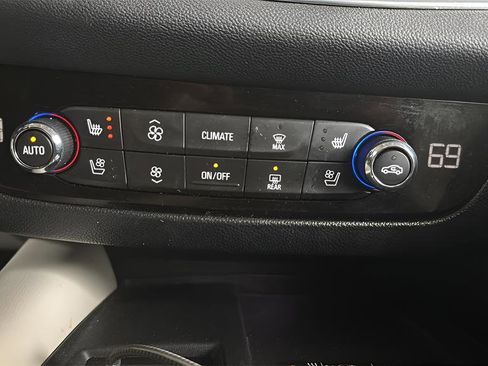 Used 2023 Buick Enclave Avenir FWD image 24
