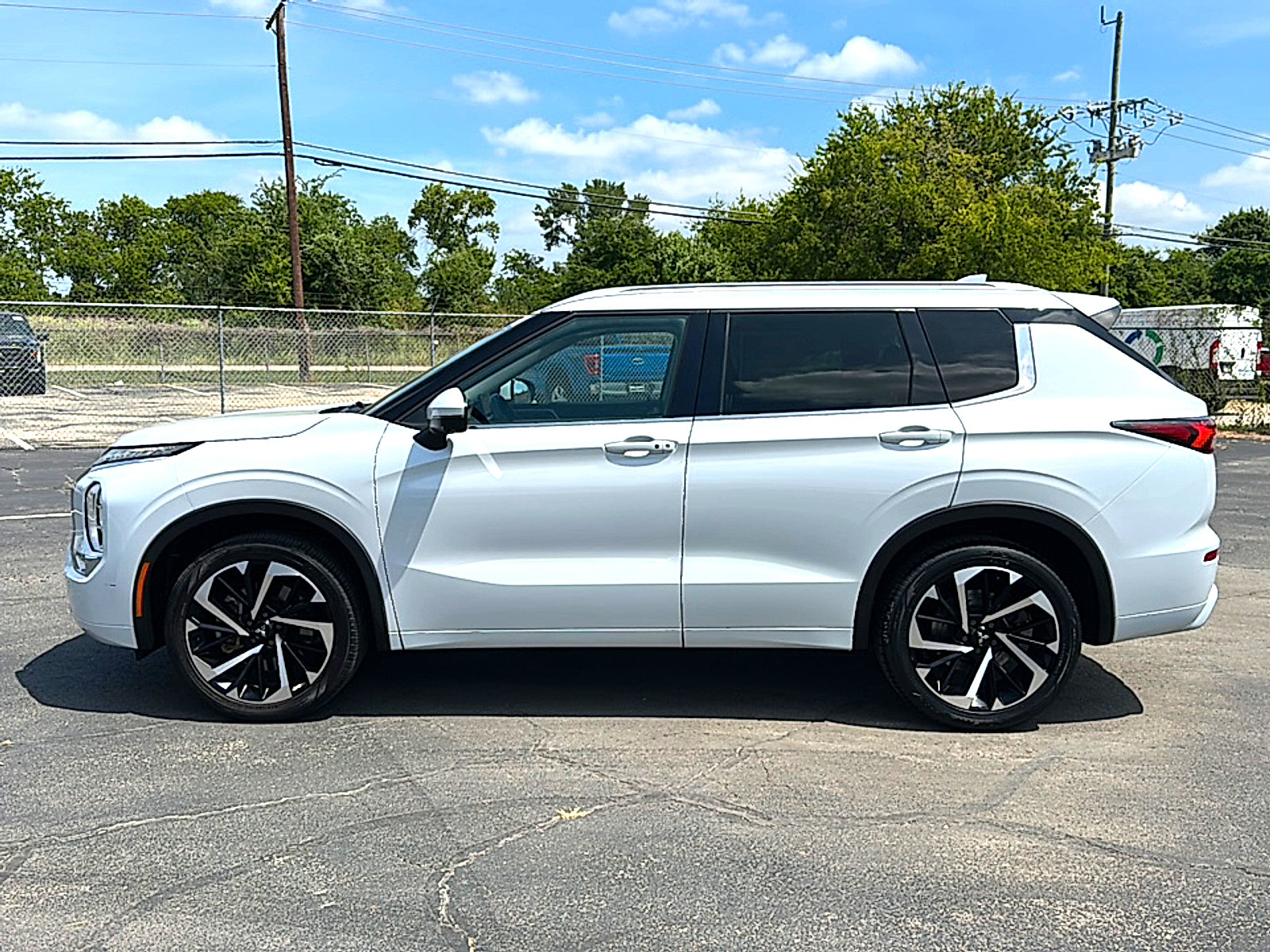 Used 2023 Mitsubishi Outlander SEL FWD image 5