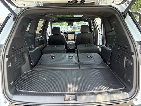 New 2026 GMC Acadia Denali Ultimate w/ LPO, Floor Liner Package AWD/4WD image 47