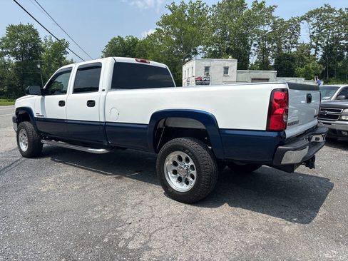 Used 2005 Chevrolet Silverado 2500 LT w/ Heavy-Duty Power Package image 16