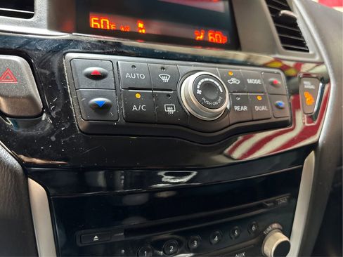 Used 2014 Nissan Pathfinder S FWD image 22