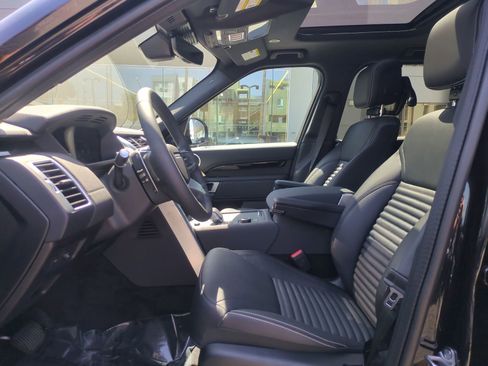 New 2026 Land Rover Discovery S AWD/4WD image 15