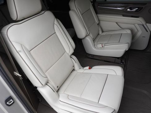 Used 2021 GMC Yukon XL Denali w/ Denali Premium Package AWD/4WD image 26