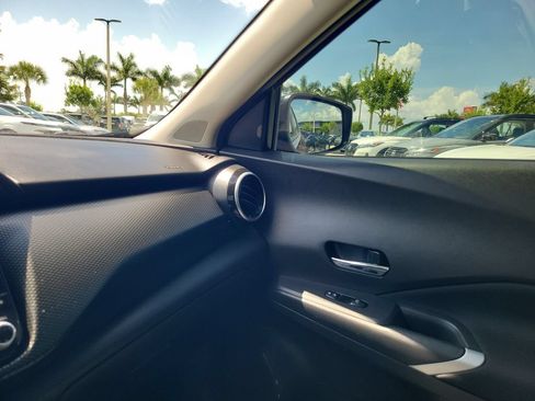 Used 2023 Nissan Kicks SV w/ Exterior Package FWD image 27
