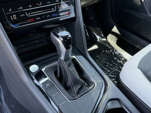 New 2025 Volkswagen Taos SE image 19