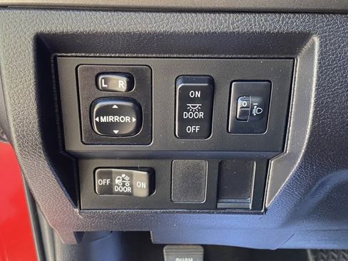 Used 2014 Toyota Tundra SR5 image 24