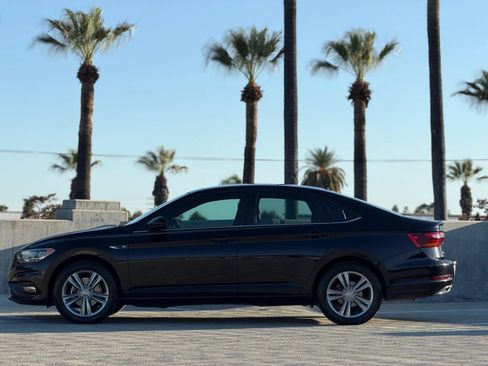Used 2019 Volkswagen Jetta R-Line FWD image 3