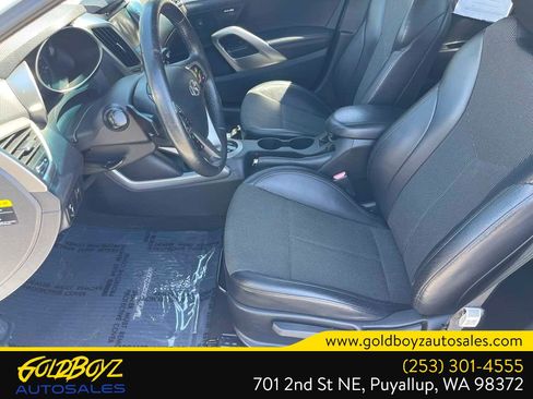 Used 2013 Hyundai Veloster w/ Style Pkg FWD image 18