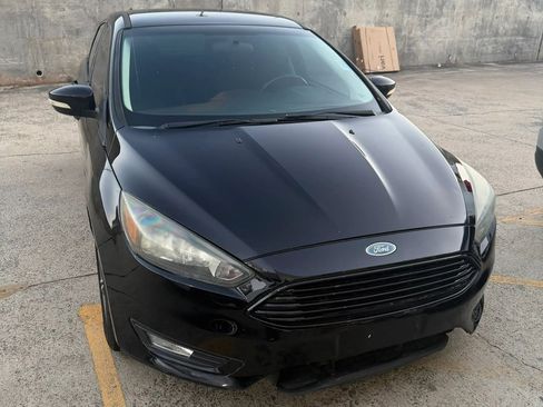 Used 2017 Ford Focus SE FWD image 1