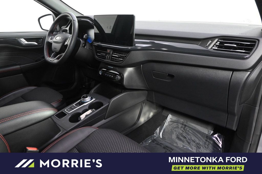 Used 2024 Ford Escape ST-Line w/ Tech Pack #1 AWD/4WD image 15